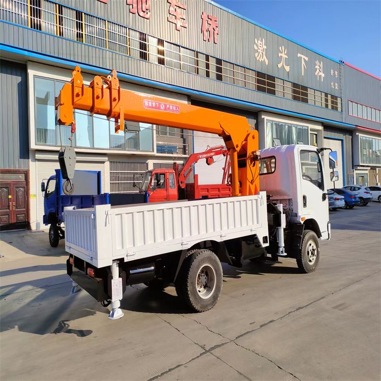 乡宁县三轮随车吊定制 农用改装机自备吊中瑞长期出售